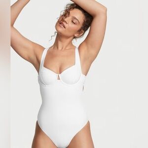 VICTORIA'S SECRET SWIM NWOT Size Medium 
Full Coverage One-Piece Swimsuit